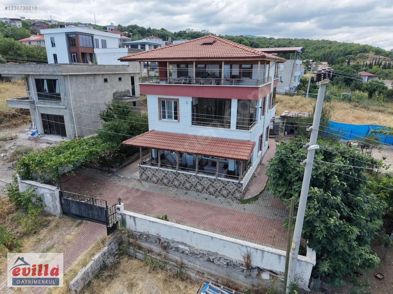 Çakırlar Yalı Mahallesi'Nde Full Deniz Manzaralı Teraslı Villa