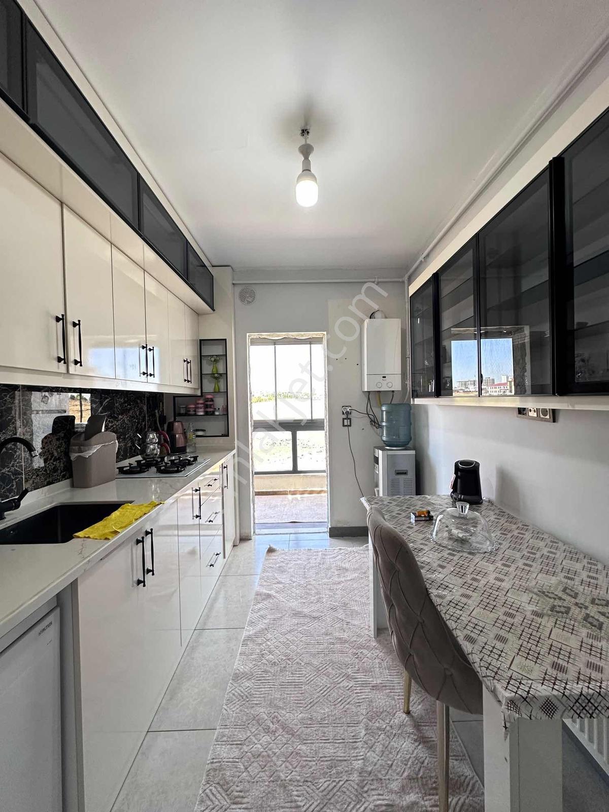 Eras Gayrimenkul'den Stadyum Yanı Satılık 2+1 Daire — fotoğraf 2