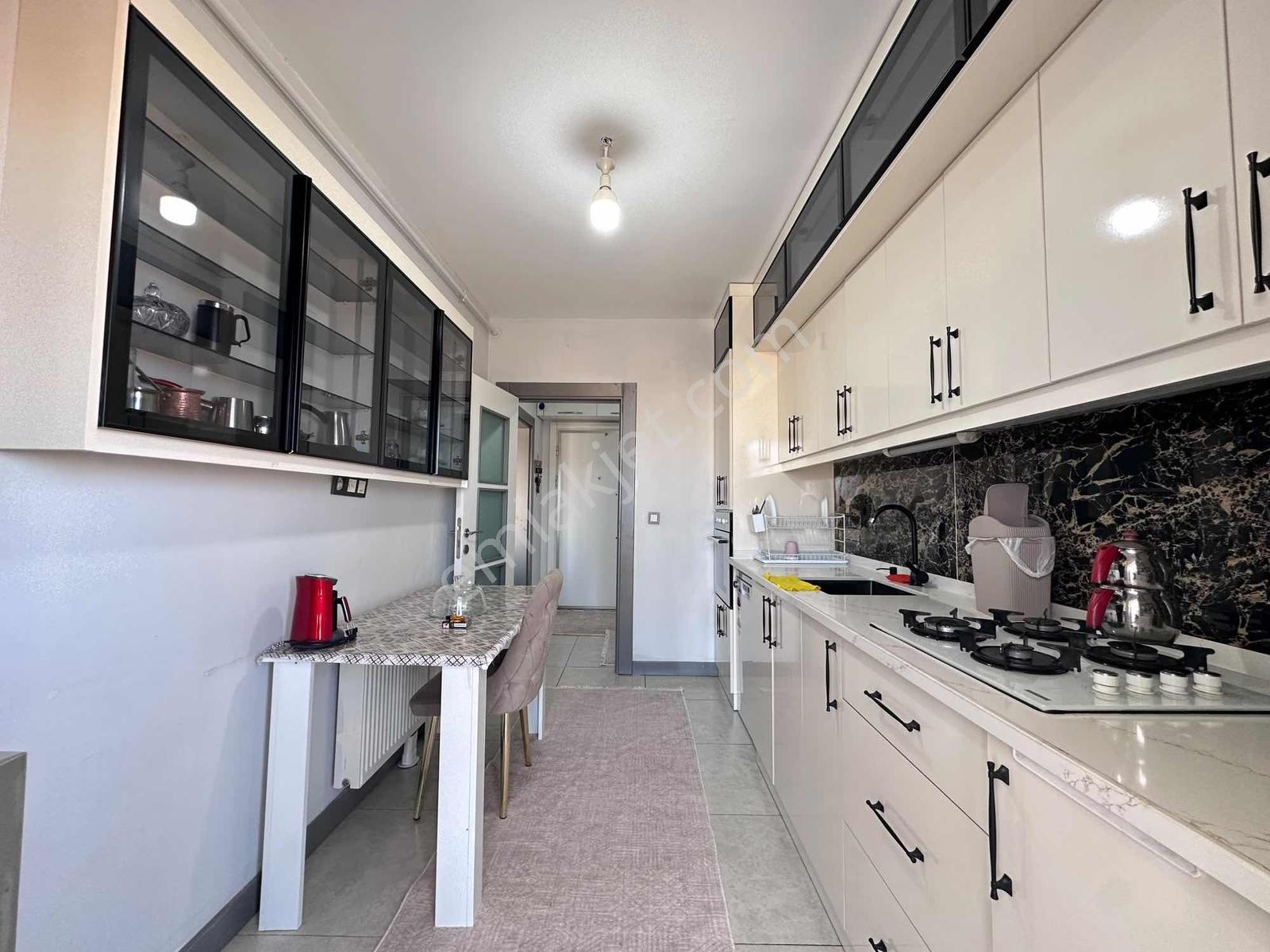 Eras Gayrimenkul'den Stadyum Yanı Satılık 2+1 Daire — fotoğraf 4