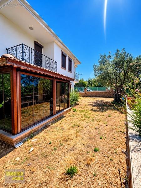 İstanbul Emlaktan Sarımsaklı Zeytin Arasında Geniş Bahçeli Villa — fotoğraf 3