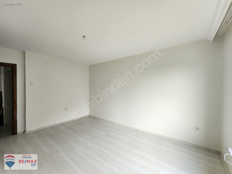 Reşit Galip Caddesi Üzerinde Geniş 4+1 Ferah Kullanışlı Daire — fotoğraf 5