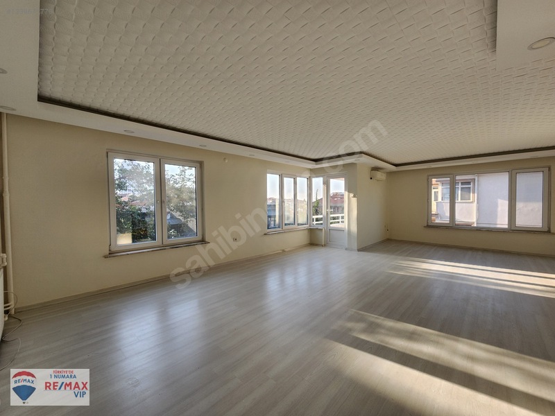 Reşit Galip Caddesi Üzerinde Geniş 4+1 Ferah Kullanışlı Daire — fotoğraf 10