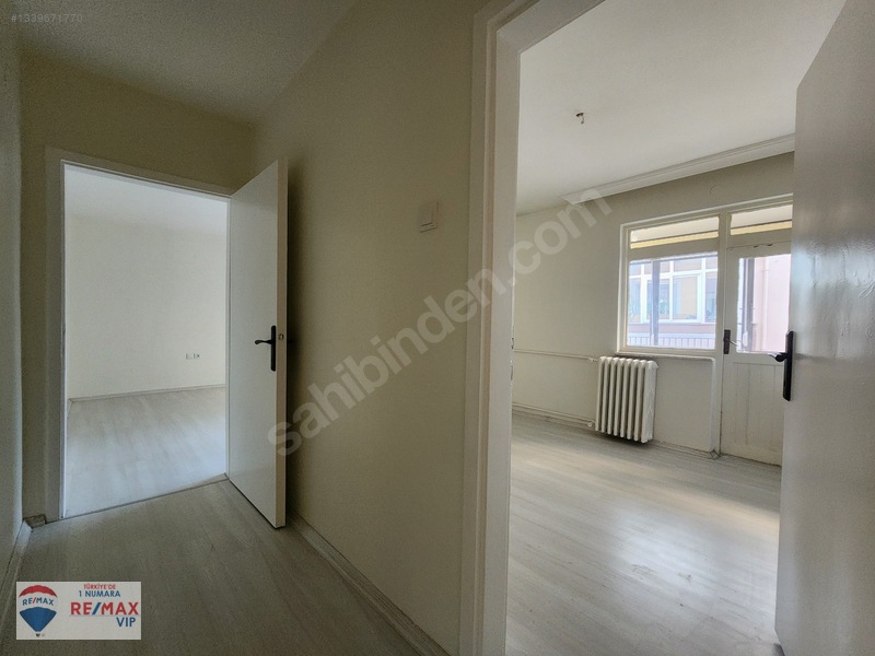 Reşit Galip Caddesi Üzerinde Geniş 4+1 Ferah Kullanışlı Daire — fotoğraf 24