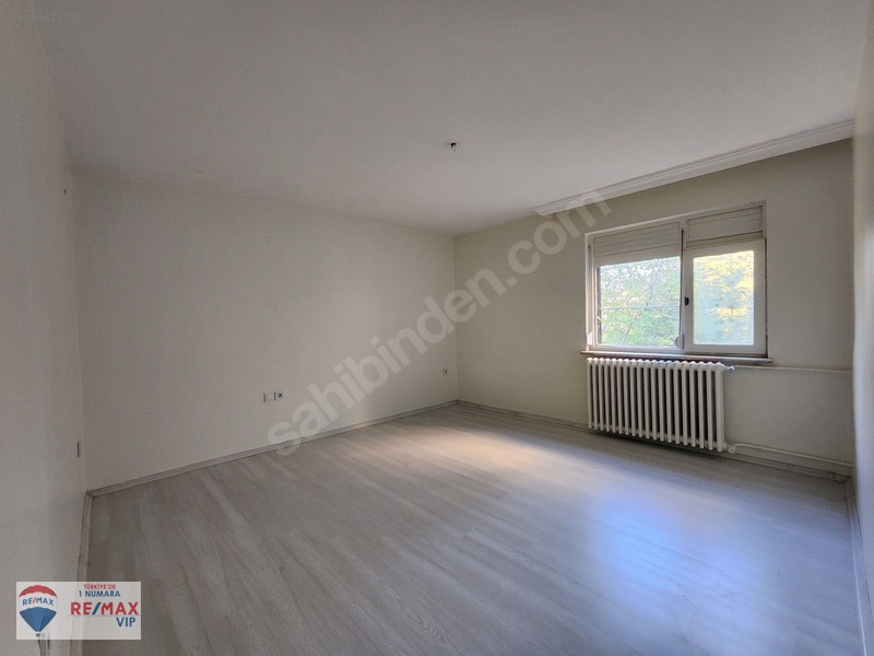Reşit Galip Caddesi Üzerinde Geniş 4+1 Ferah Kullanışlı Daire — fotoğraf 25