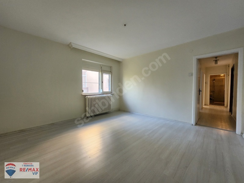 Reşit Galip Caddesi Üzerinde Geniş 4+1 Ferah Kullanışlı Daire — fotoğraf 26