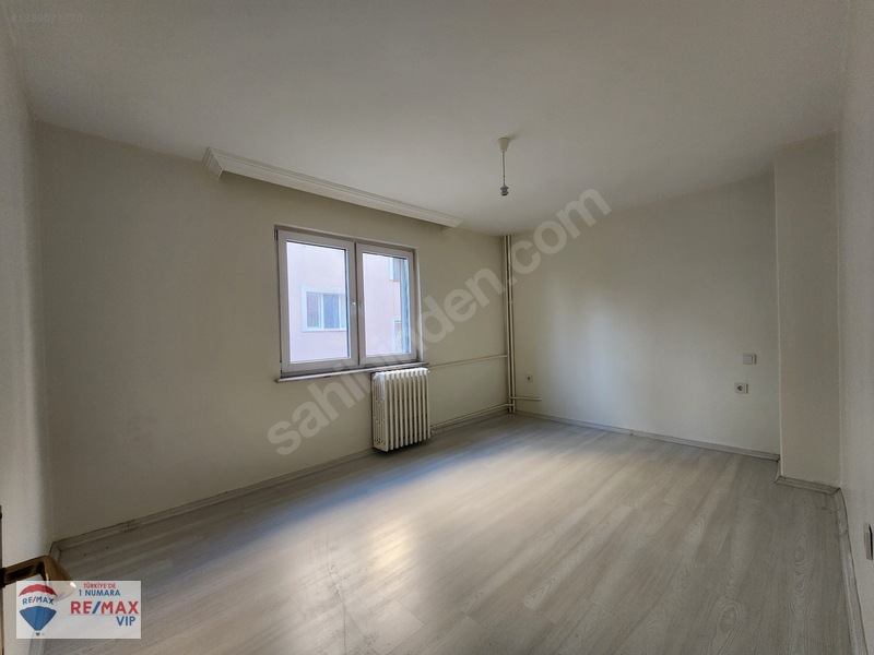 Reşit Galip Caddesi Üzerinde Geniş 4+1 Ferah Kullanışlı Daire — fotoğraf 31