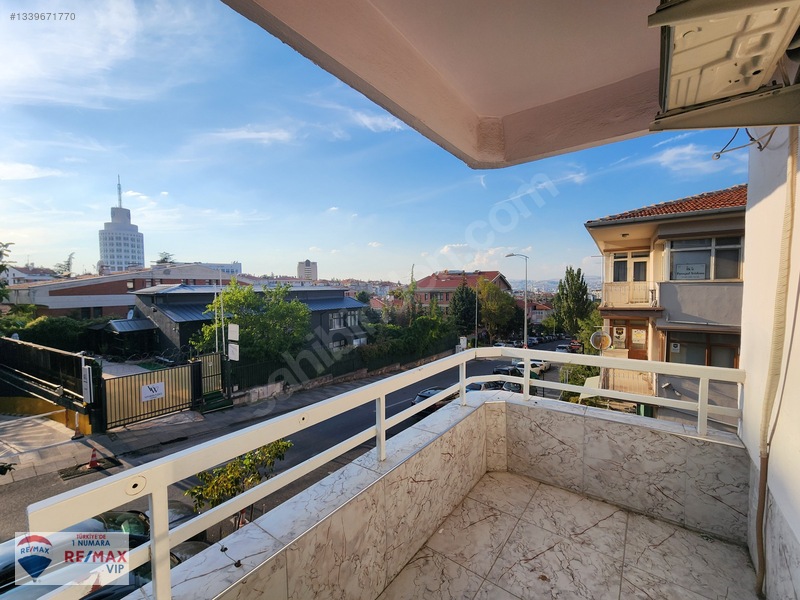 Reşit Galip Caddesi Üzerinde Geniş 4+1 Ferah Kullanışlı Daire — fotoğraf 40