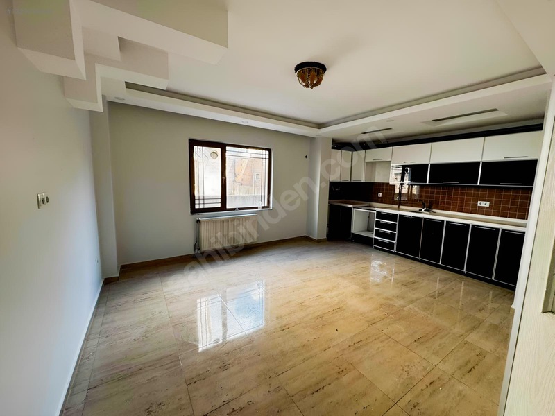 Fiyat Düştü Şemsiye Sokakta Satılık 2+0 Net 85 M2 — fotoğraf 3
