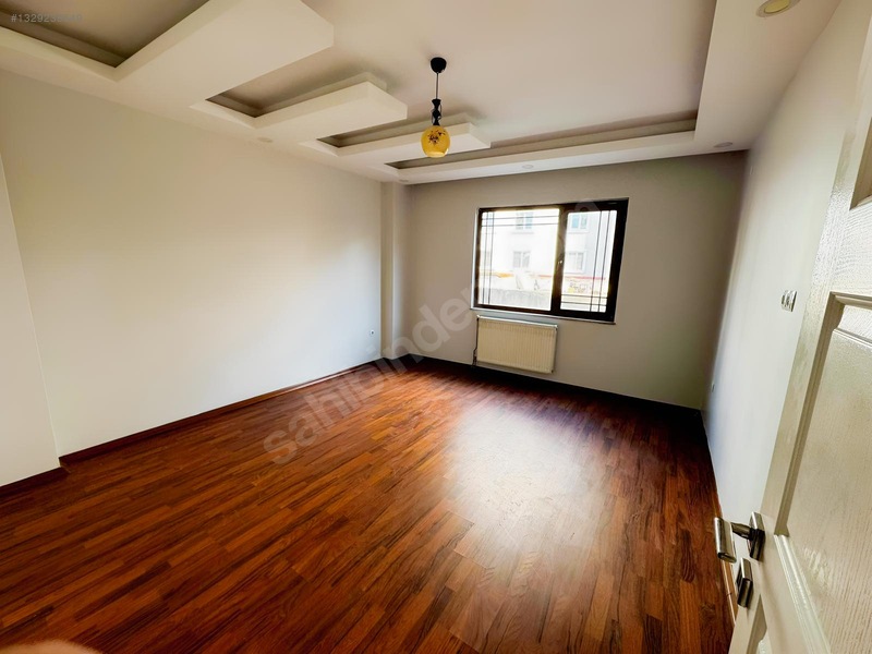 Fiyat Düştü Şemsiye Sokakta Satılık 2+0 Net 85 M2 — fotoğraf 4
