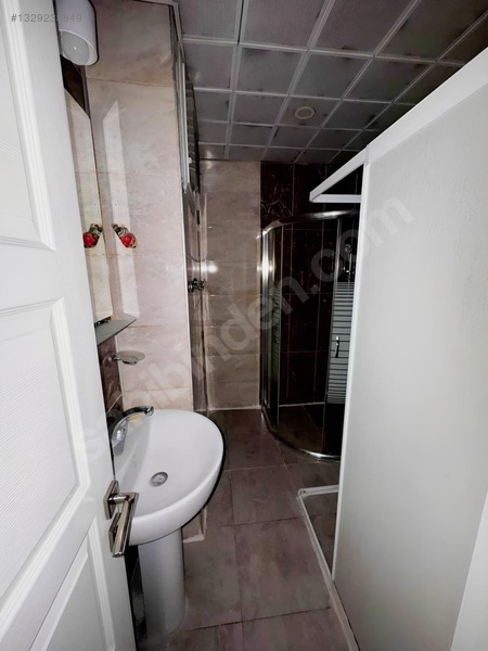 Fiyat Düştü Şemsiye Sokakta Satılık 2+0 Net 85 M2 — fotoğraf 8