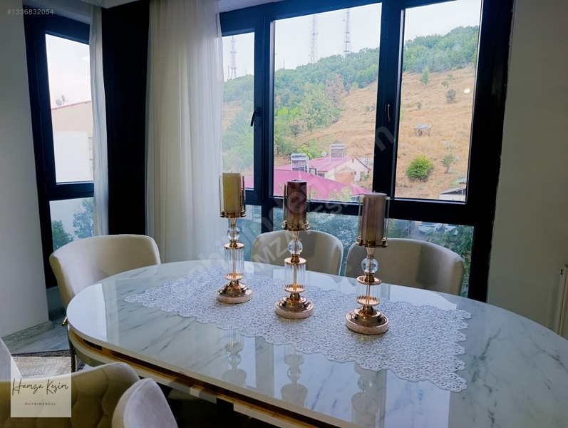 Bahçelievlerde Muhteşem Vadi Manzaralı 186 M2 Lüks 3+1 Daire — fotoğraf 2