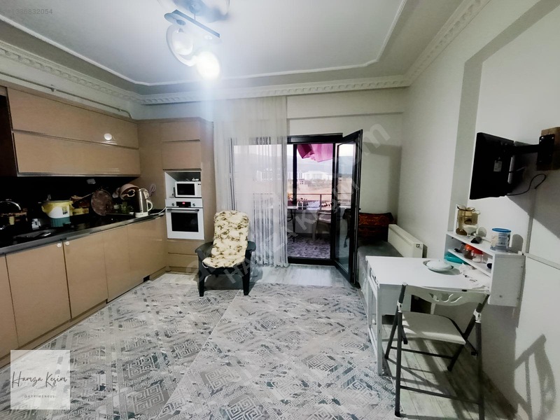 Bahçelievlerde Muhteşem Vadi Manzaralı 186 M2 Lüks 3+1 Daire — fotoğraf 3