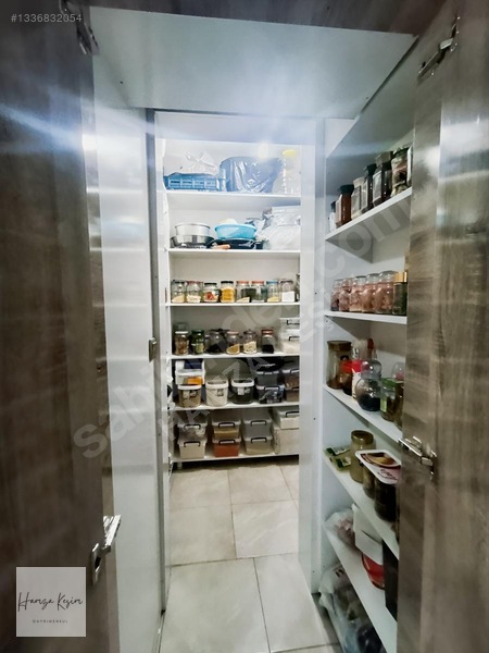 Bahçelievlerde Muhteşem Vadi Manzaralı 186 M2 Lüks 3+1 Daire — fotoğraf 6