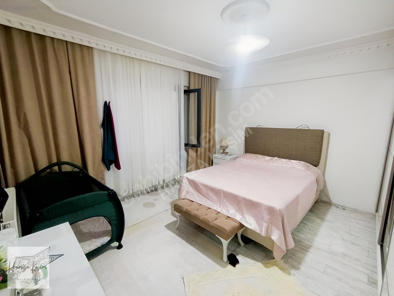 Bahçelievlerde Muhteşem Vadi Manzaralı 186 M2 Lüks 3+1 Daire — fotoğraf 13