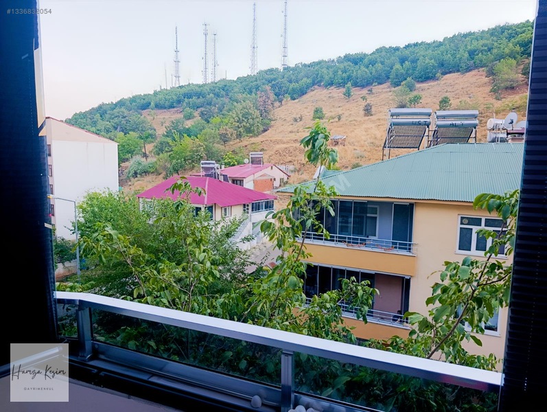 Bahçelievlerde Muhteşem Vadi Manzaralı 186 M2 Lüks 3+1 Daire — fotoğraf 16
