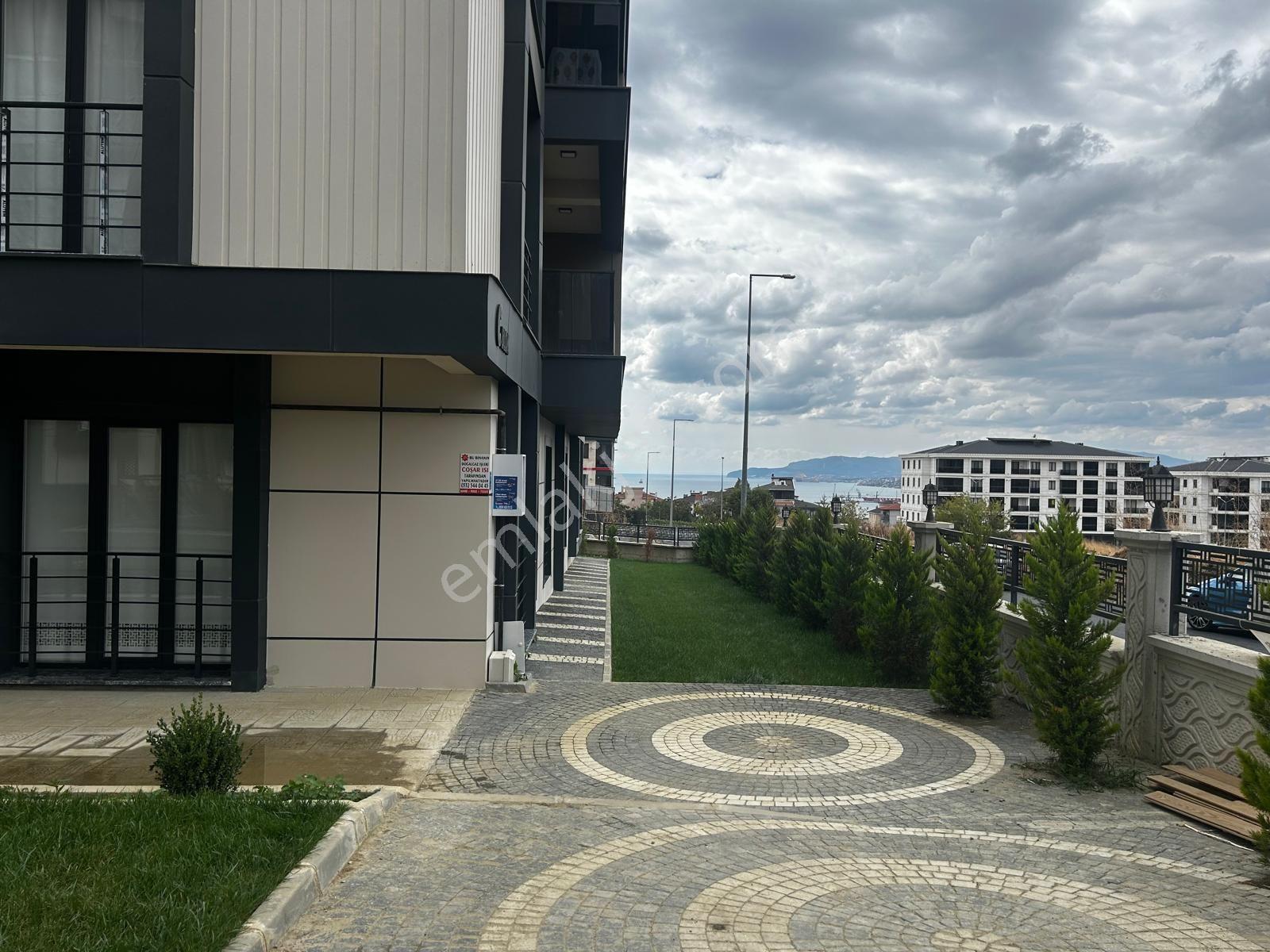 Delux'den Atatürk Mah. Havuzlu Sitede 1+1 Satılık Daire — fotoğraf 5