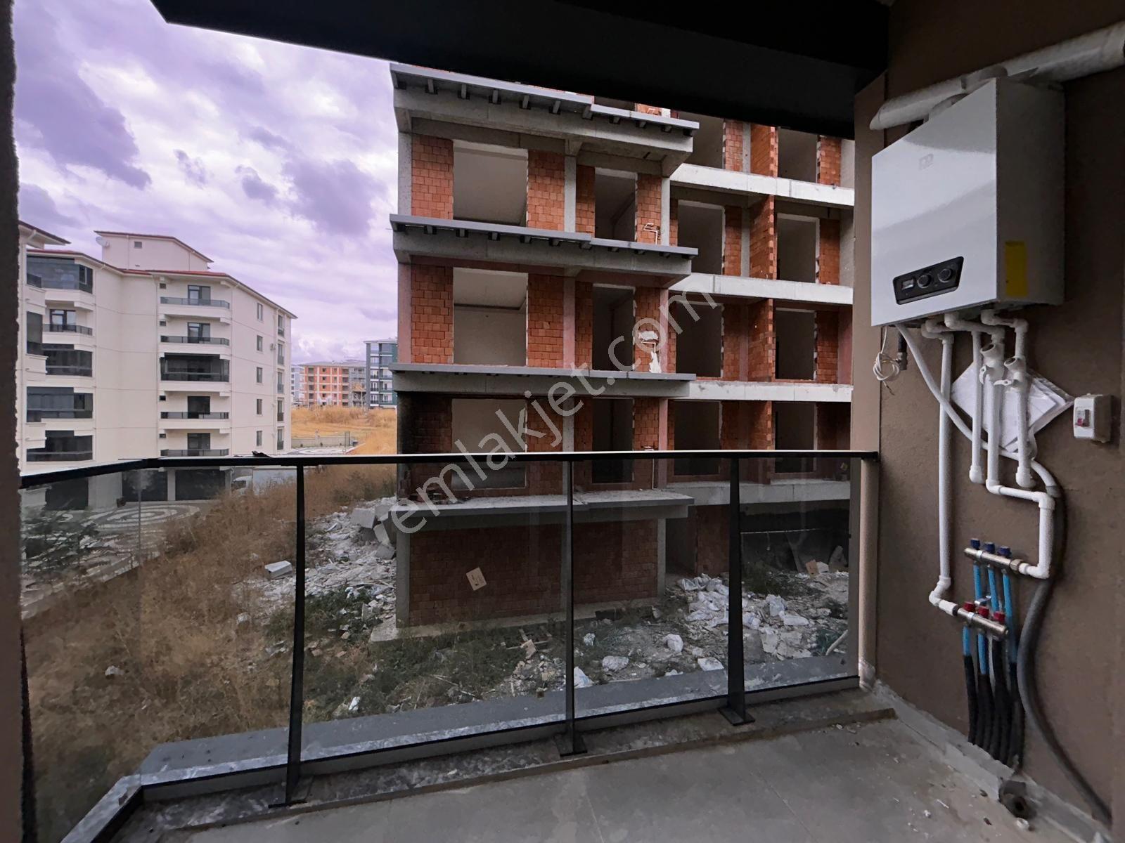 Delux'den Atatürk Mah. Havuzlu Sitede 1+1 Satılık Daire — fotoğraf 21