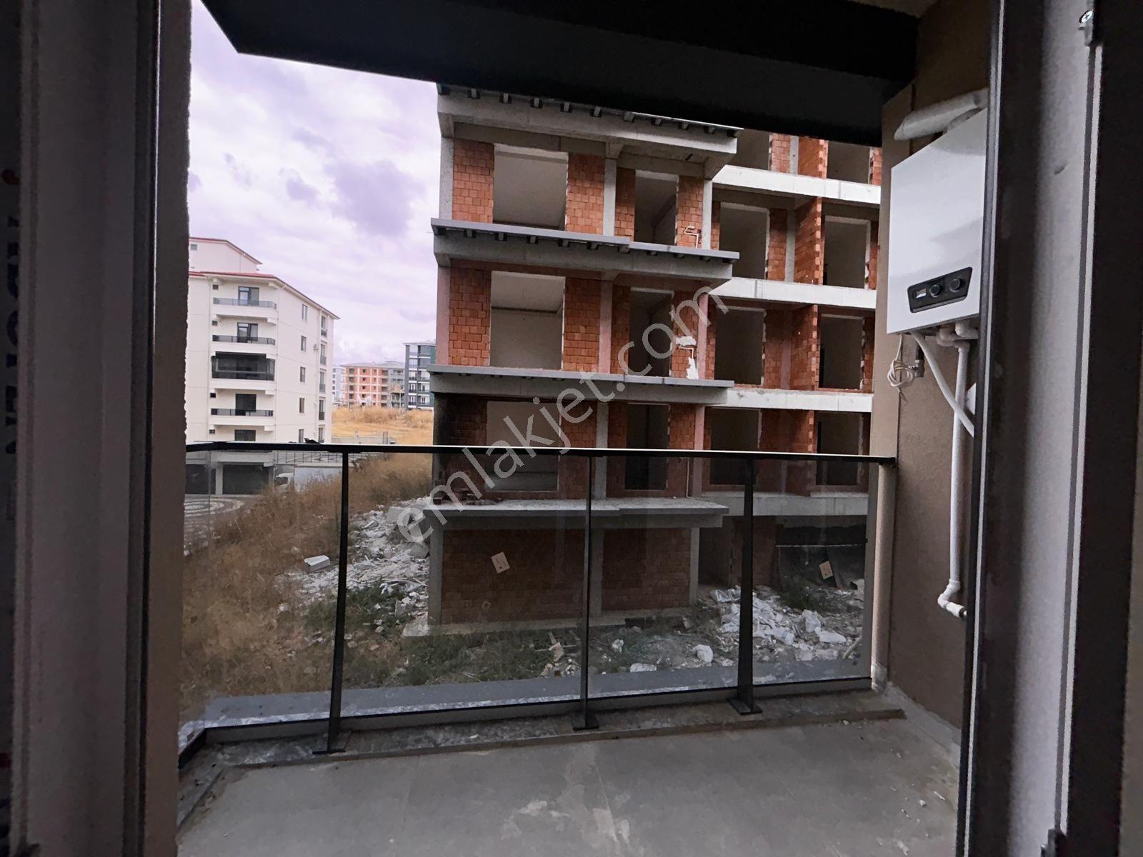 Delux'den Atatürk Mah. Havuzlu Sitede 1+1 Satılık Daire — fotoğraf 22