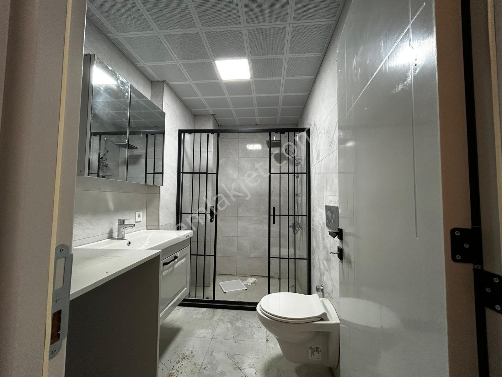 Delux'den Atatürk Mah. Havuzlu Sitede 1+1 Satılık Daire — fotoğraf 23
