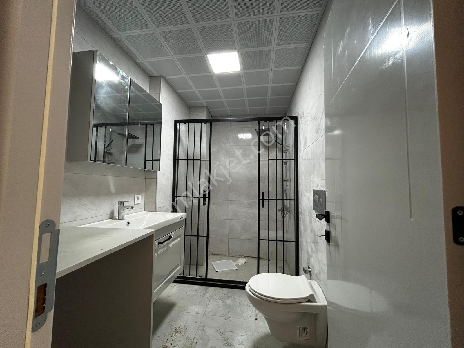 Delux'den Atatürk Mah. Havuzlu Sitede 1+1 Satılık Daire — fotoğraf 24