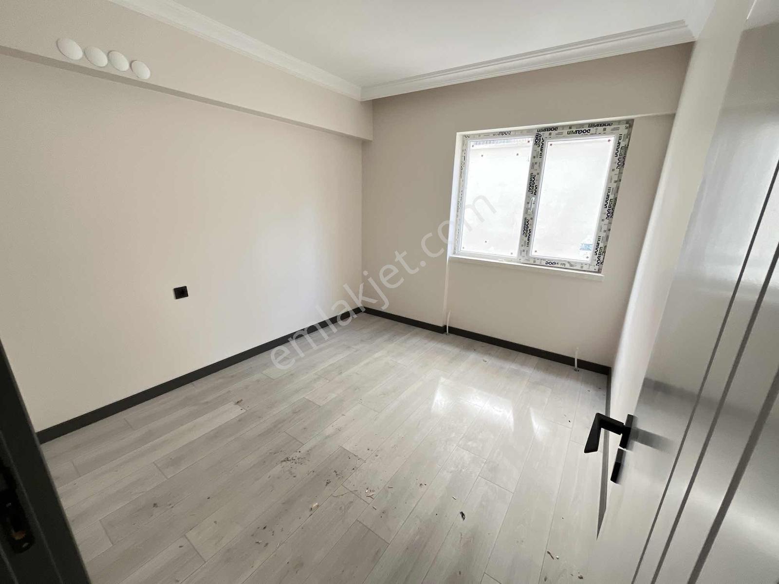 3+1 Geniş Ferah 1.sınıf Ful Yapılı Hemen Oturuma Hazır Fırsat !! — fotoğraf 12