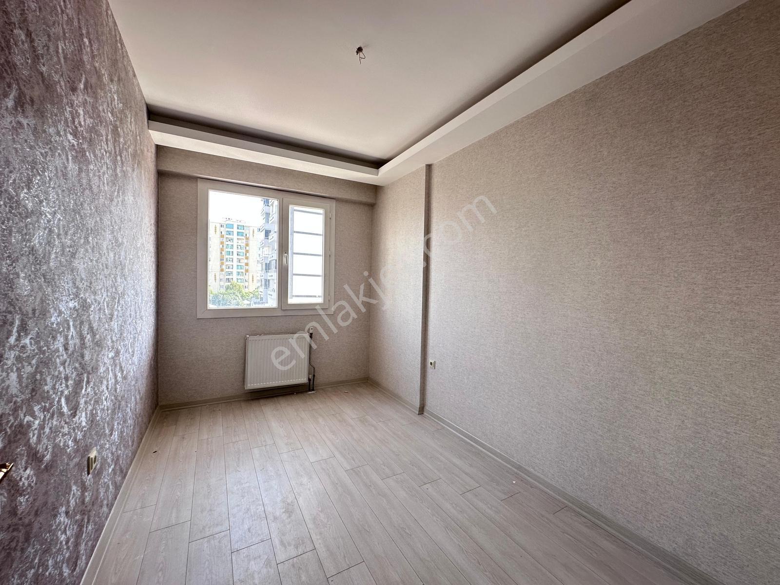Eras Gayrimenkul'den Stad Civarı'nda Satılık Daire — fotoğraf 17