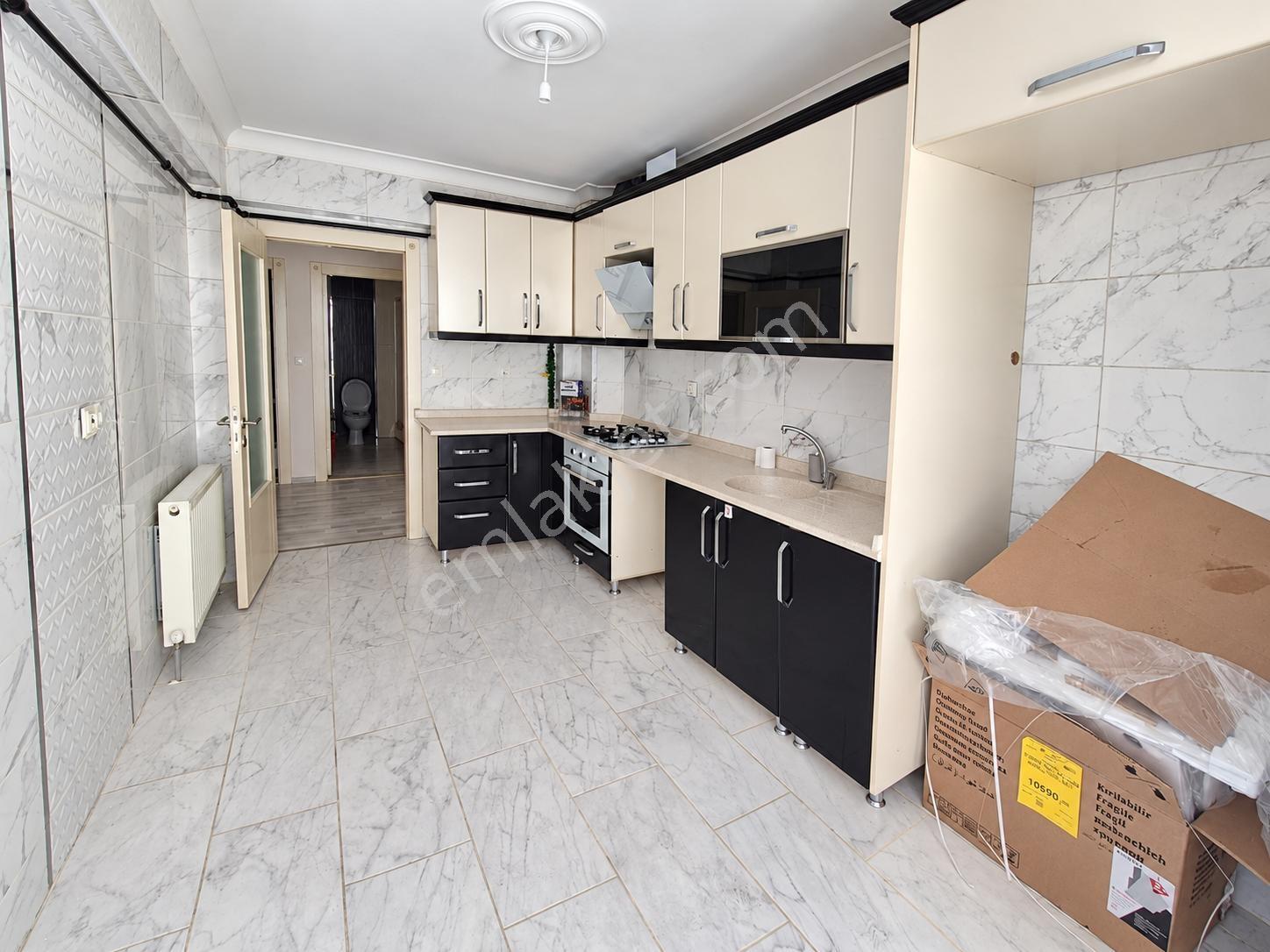 Atapark Cadde Yakını Yeni Bina Cepheler Açık — fotoğraf 6
