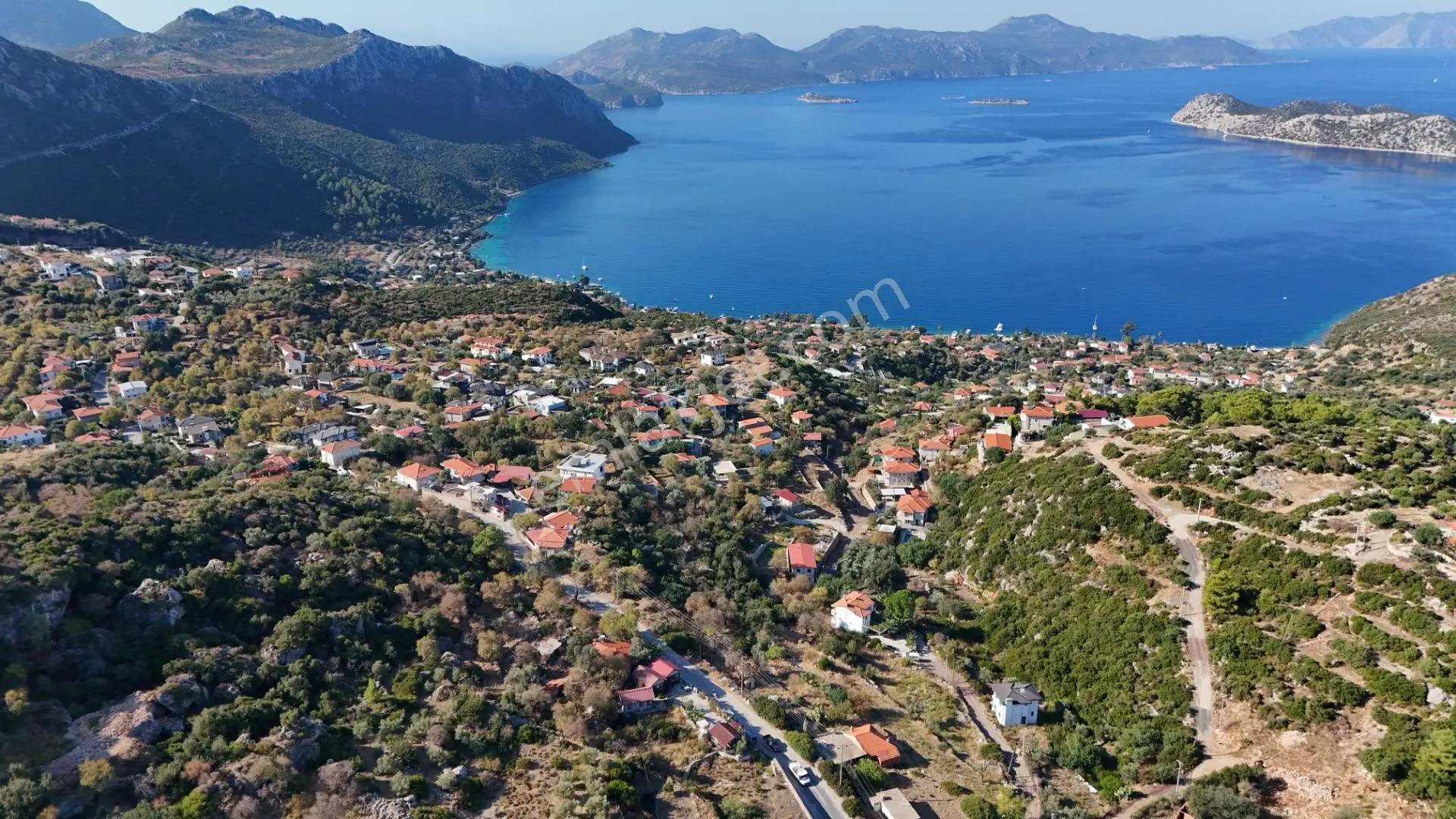 Marmaris Söğüt'te Deniz Manzaralı, 3 Ahşap Evli Satılık Arsa — fotoğraf 2