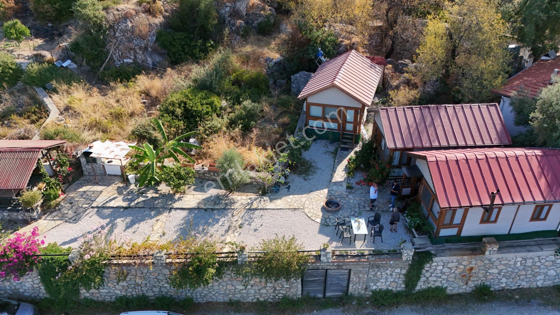 Marmaris Söğüt'te Deniz Manzaralı, 3 Ahşap Evli Satılık Arsa — fotoğraf 9