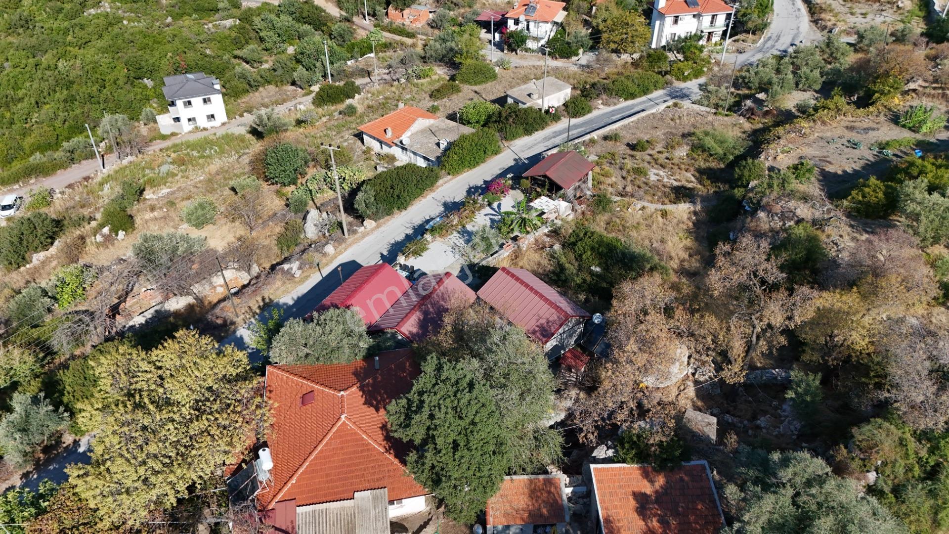 Marmaris Söğüt'te Deniz Manzaralı, 3 Ahşap Evli Satılık Arsa — fotoğraf 11