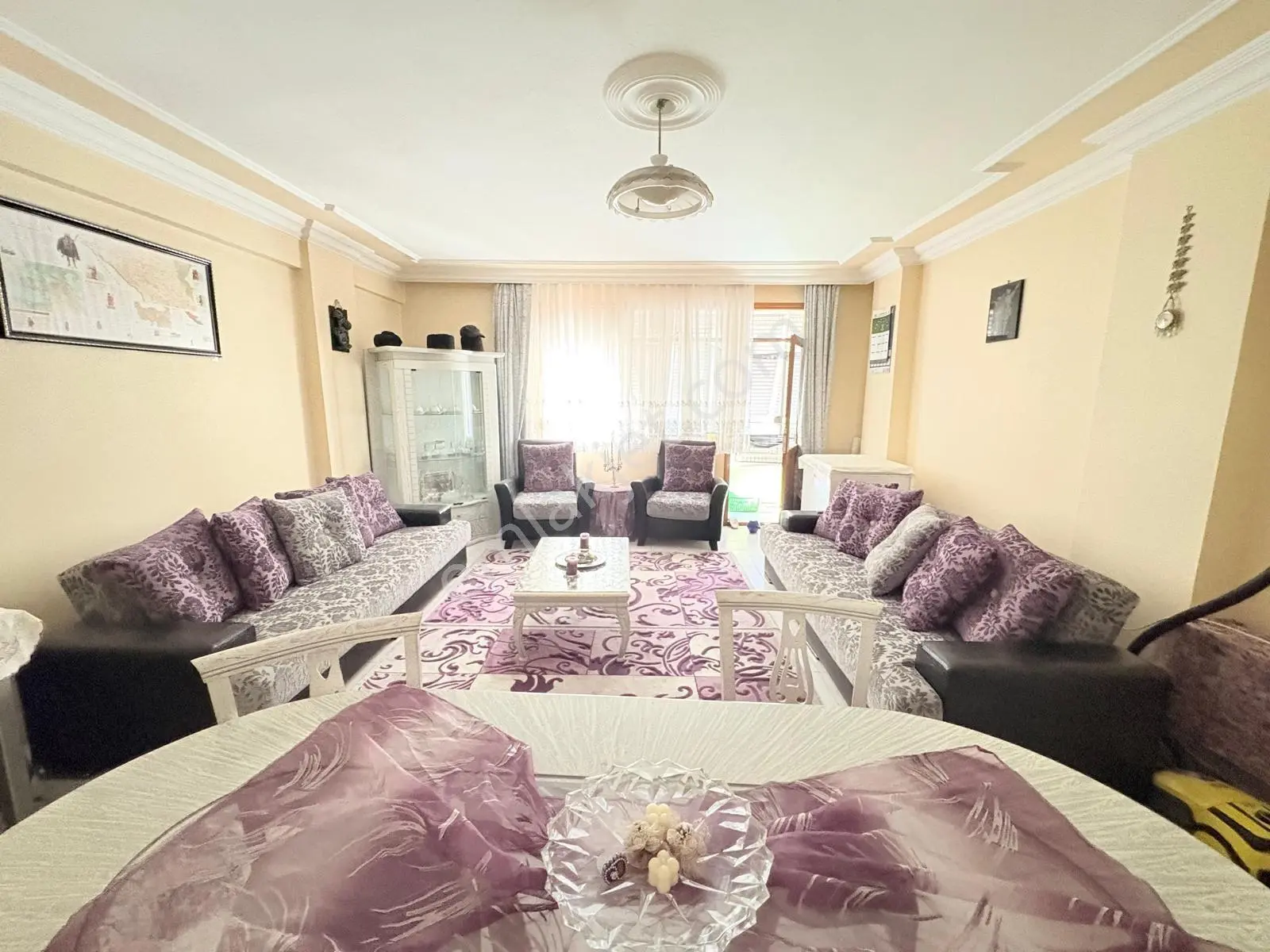 Prestij'Den Cumhuriyet'Te Sosyete Pazarına Yakın Temiz 3+1 Daire
