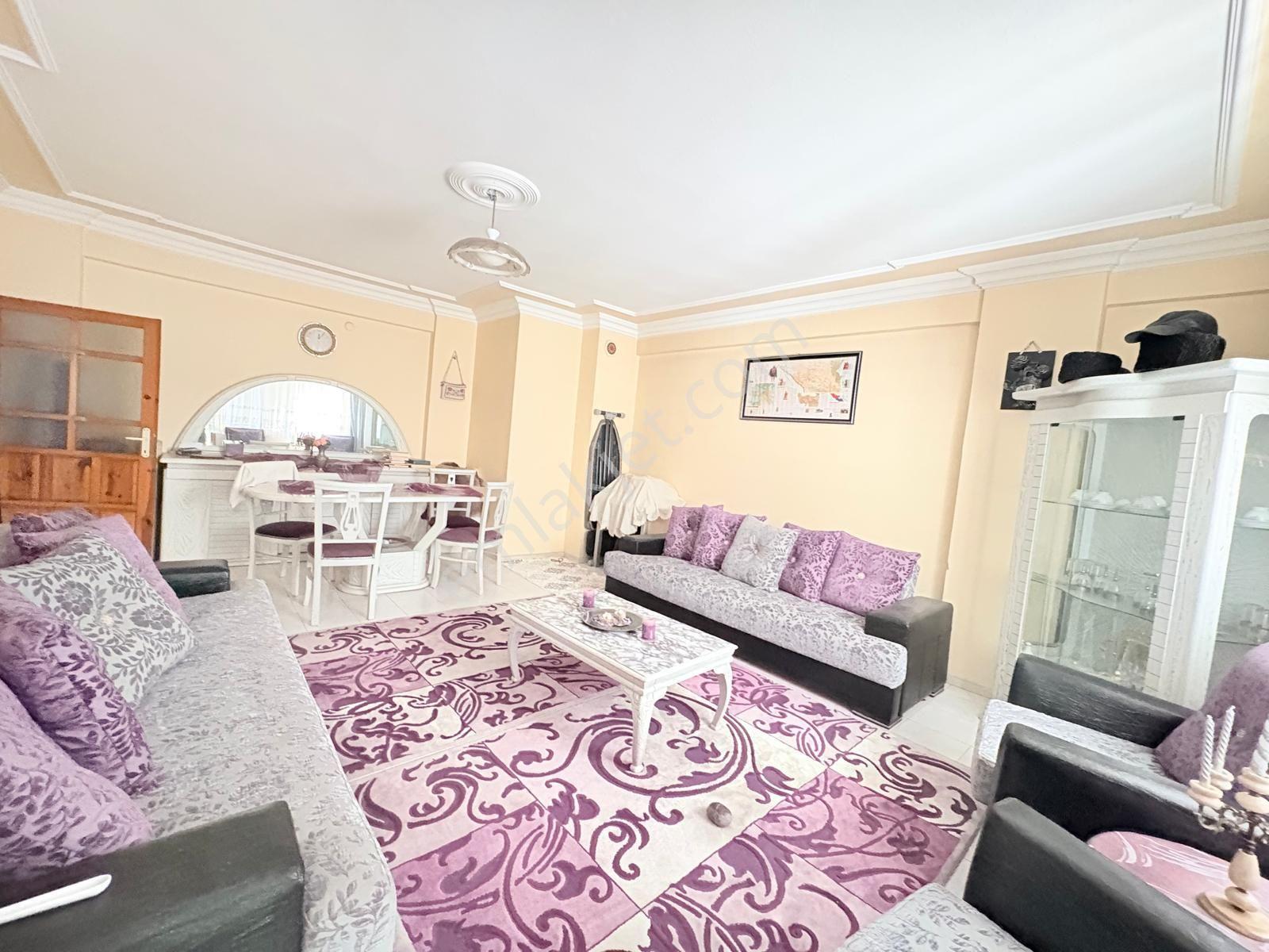 Prestij'den Cumhuriyet'te Sosyete Pazarına Yakın Temiz 3+1 Daire — fotoğraf 6
