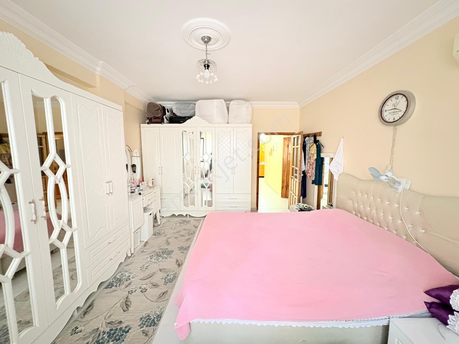 Prestij'den Cumhuriyet'te Sosyete Pazarına Yakın Temiz 3+1 Daire — fotoğraf 9