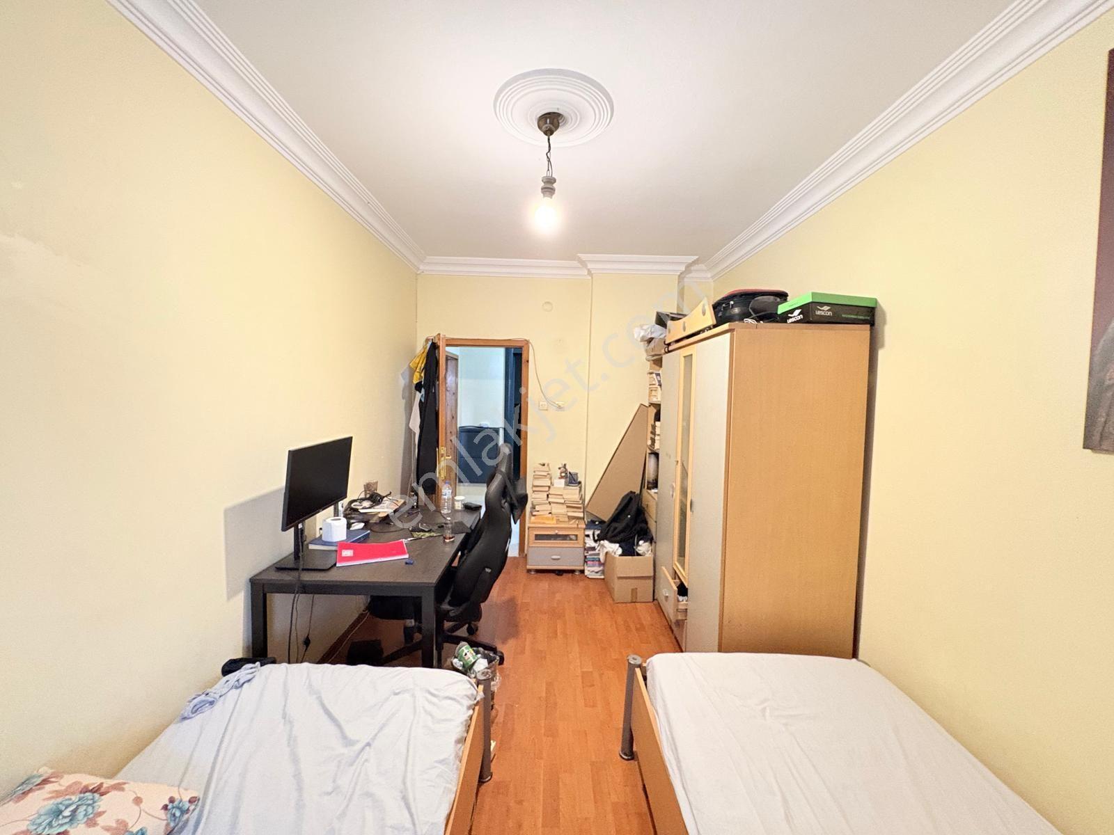Prestij'den Cumhuriyet'te Sosyete Pazarına Yakın Temiz 3+1 Daire — fotoğraf 13