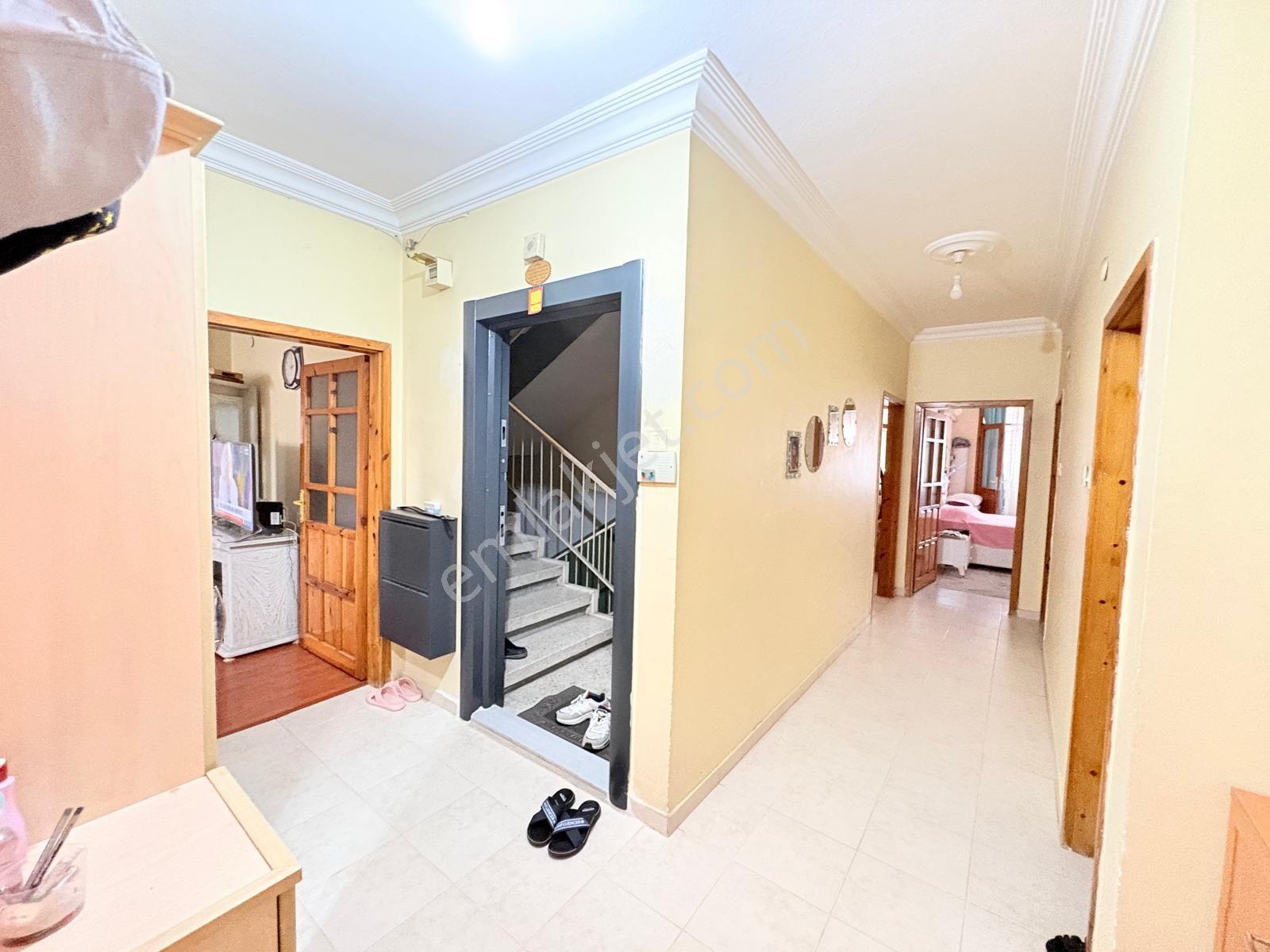Prestij'den Cumhuriyet'te Sosyete Pazarına Yakın Temiz 3+1 Daire — fotoğraf 14