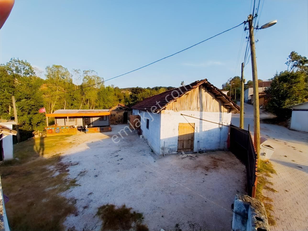 Manyas/erecek Köyü Merkezinde 703m² Prefabrik Evli Satılık Arsa — fotoğraf 2
