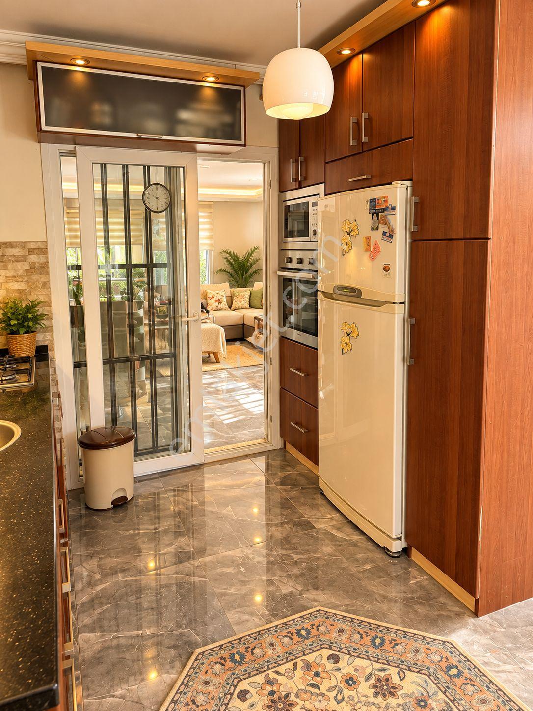 Kuşadası Kadınlar Denizi'nde Denize 100 M Mesafe De 3+2 Yazlık — fotoğraf 16