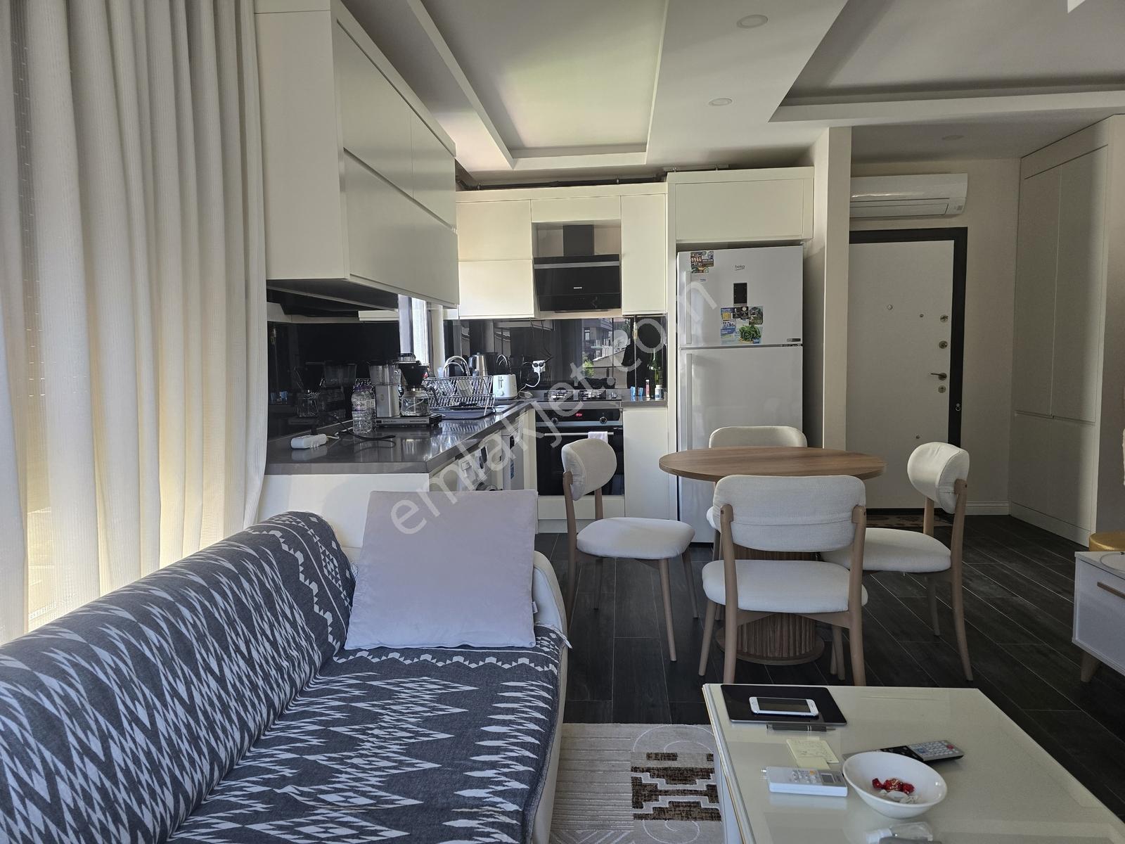 Sarısu Lüks Eşyalı Satılık Ara Kat 1+1 Daire — fotoğraf 9