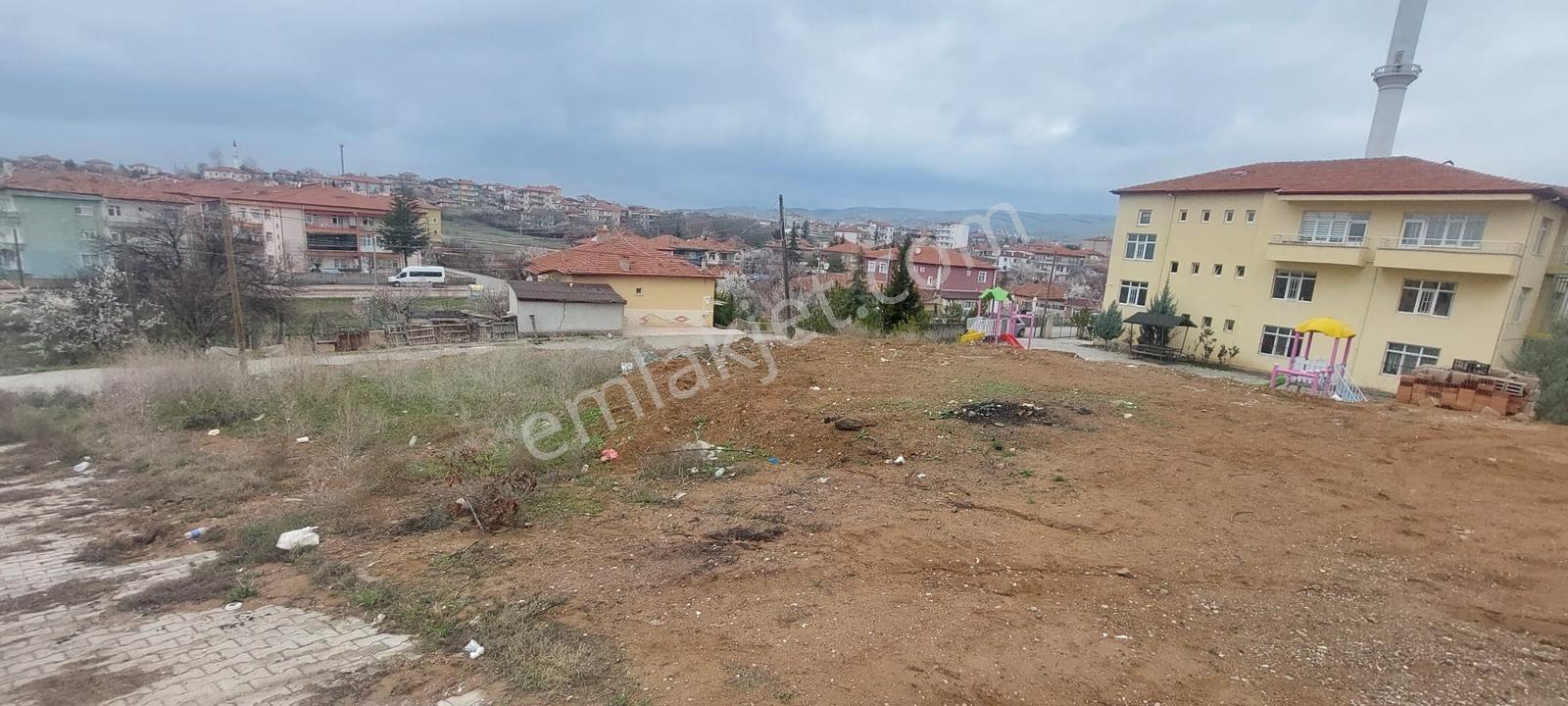 Konut İmarlı Köşe Başı Arsa — fotoğraf 2