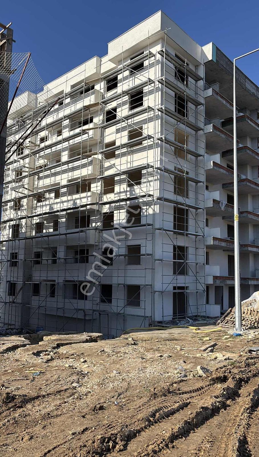 Tepe Konutları'nda Satılık 2+1 Yerden Isıtmalı Daire — fotoğraf 3