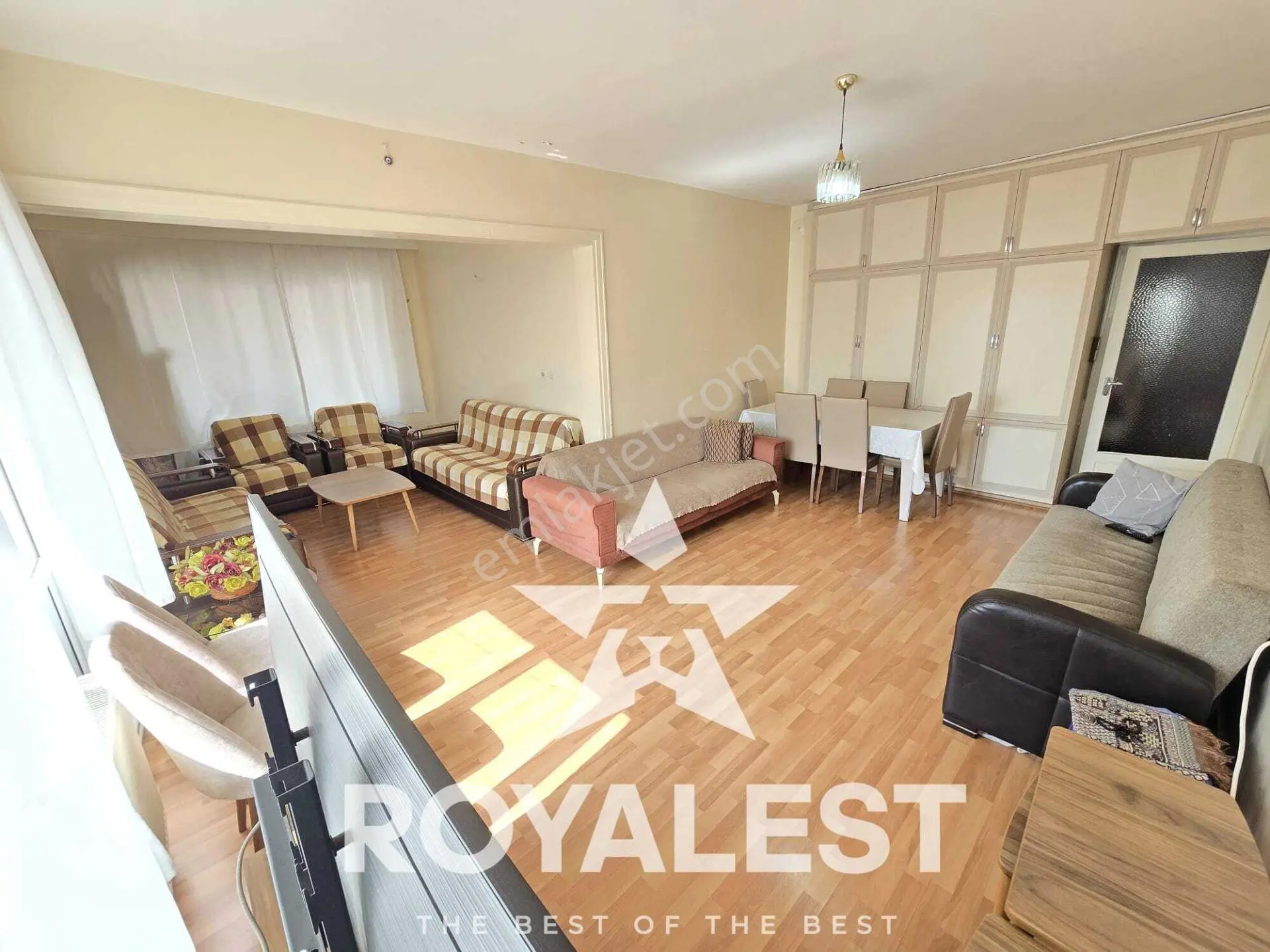 Royalest'ten Bahçelievler'de Antep Manzaralı Önü Açık Geniş 2+1 — fotoğraf 3