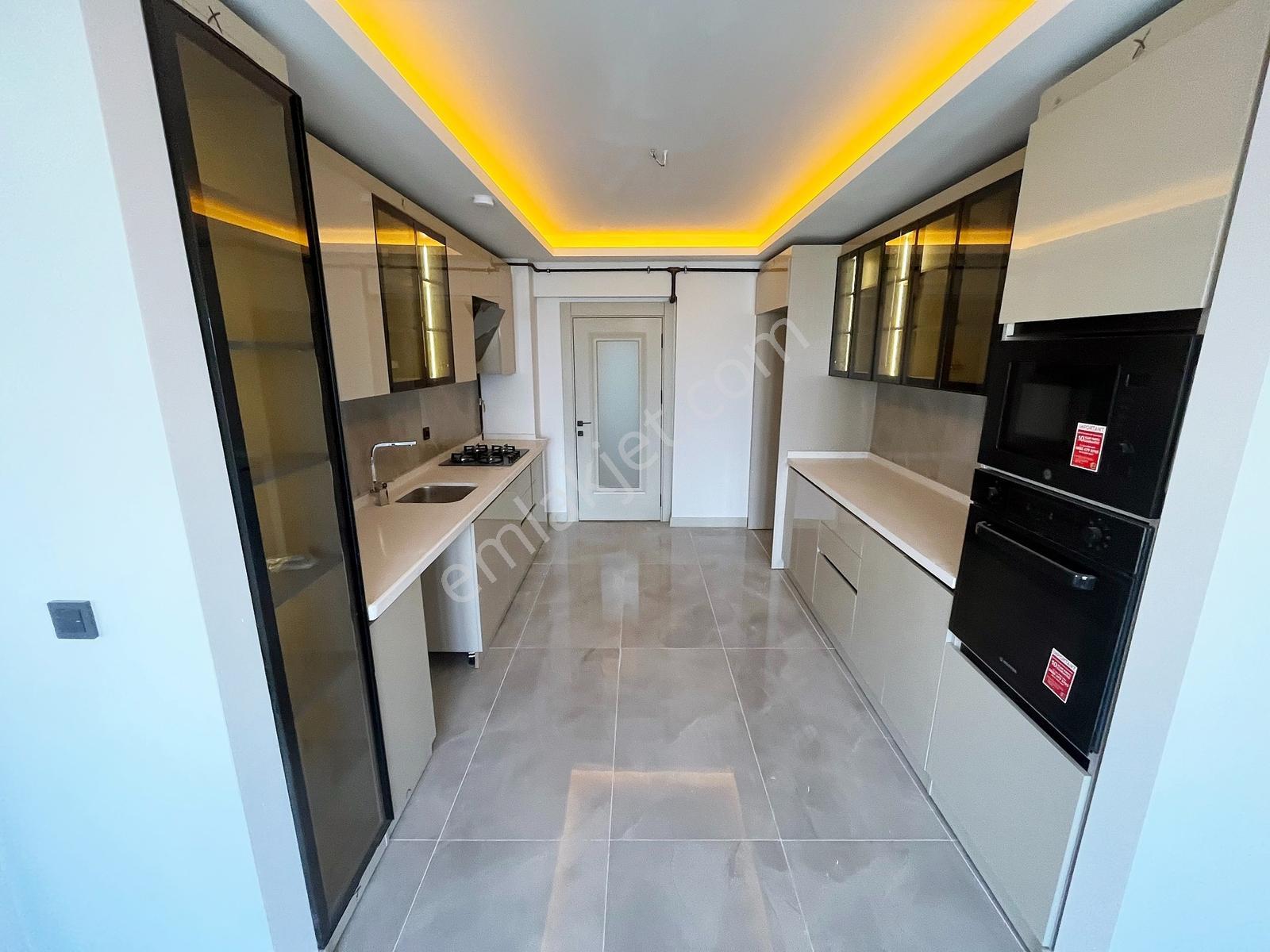 Agen'Den Selim Caddesi Yakını Arakat Full Yapılı 3+1 Daireler