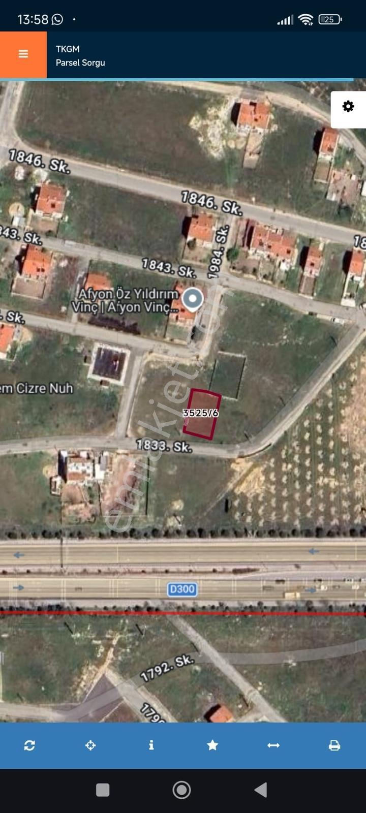 Satılık ! Ertuğrulgazi Mh. Park Manzaralı 300'lük Arsa — fotoğraf 3