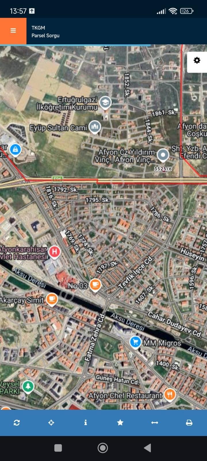 Satılık ! Ertuğrulgazi Mh. Park Manzaralı 300'lük Arsa — fotoğraf 5