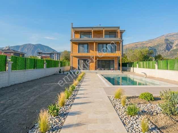 Muğla Köyceğiz Yangı Mahallesinde Satılık Villa