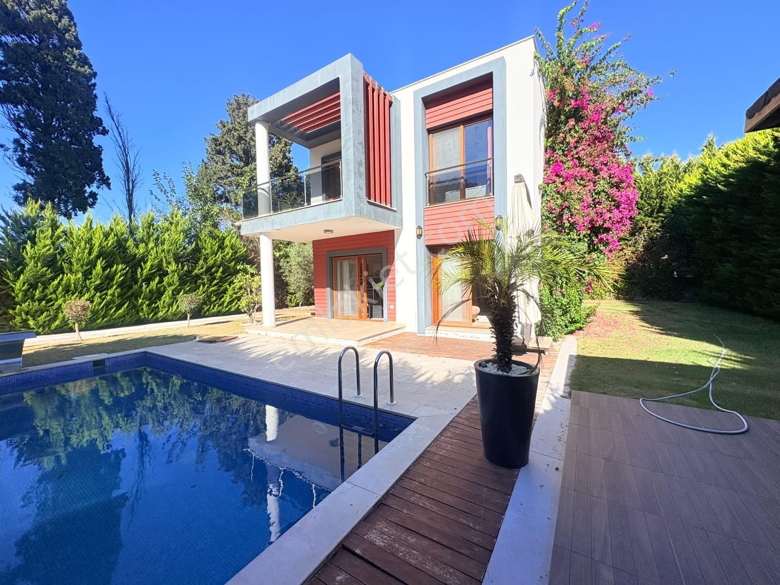 Yalıkavak'ta Denize 150mt Geniş Bahçeli Müstakil Havuzlu Villa — fotoğraf 2