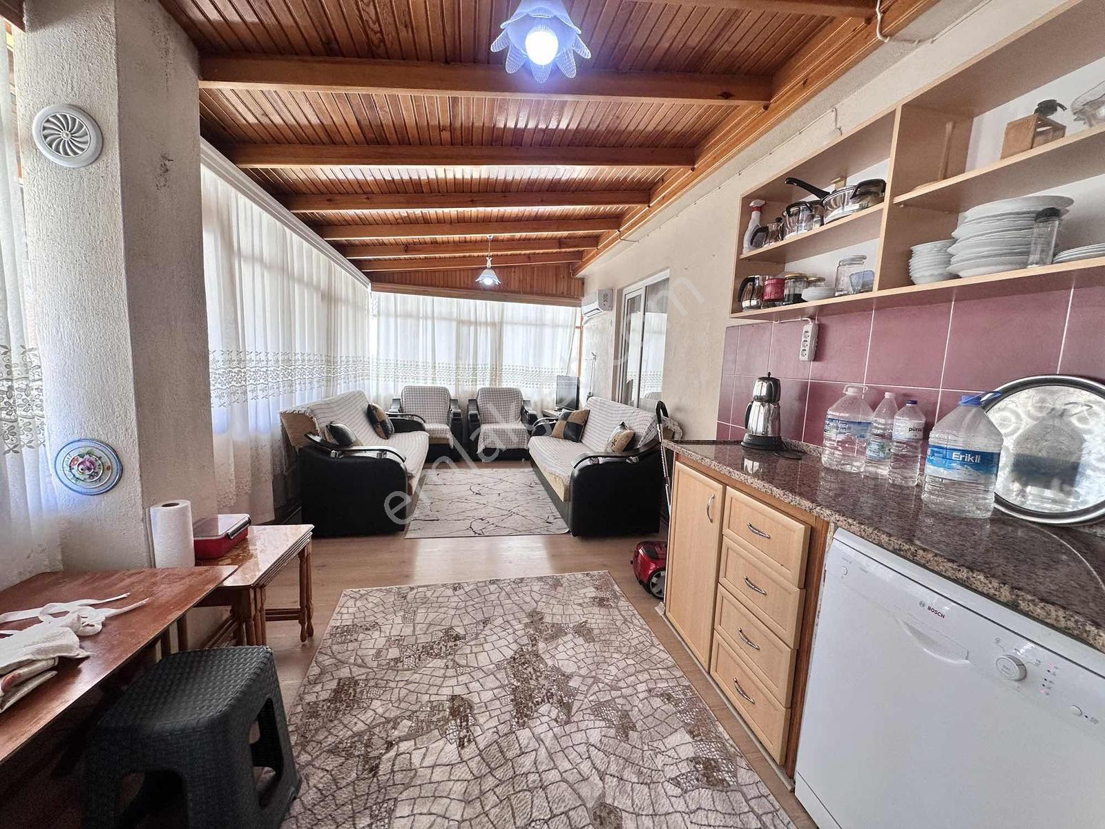 Tamer'den Zeytinli Köy Merkezinde Bahçeli 3 Katlı Müstakil Ev — fotoğraf 2
