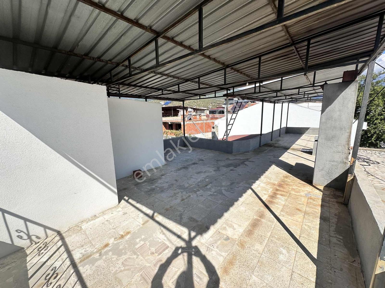 Tamer'den Zeytinli Köy Merkezinde Bahçeli 3 Katlı Müstakil Ev — fotoğraf 21