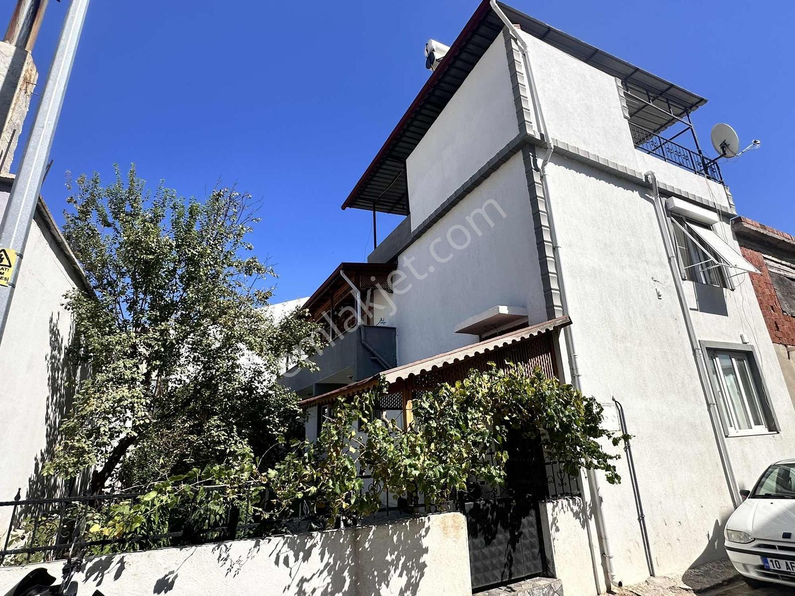 Tamer'den Zeytinli Köy Merkezinde Bahçeli 3 Katlı Müstakil Ev — fotoğraf 26