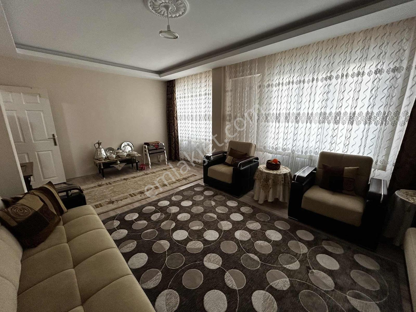 Yoncalıda 2.5 Kat'lı, Doğalgazlı, Bahçeli Villa — fotoğraf 2